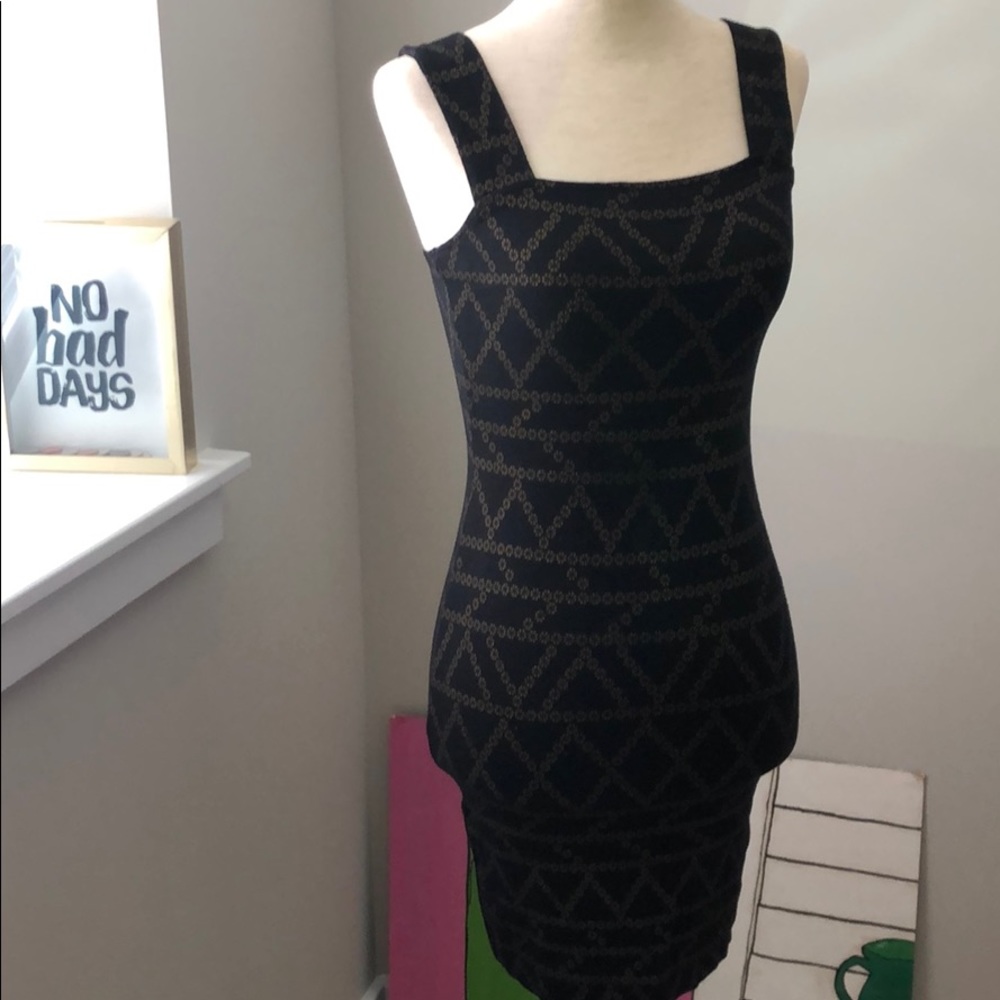 H&M Sleeveless Bodycon Geometric Print Dress